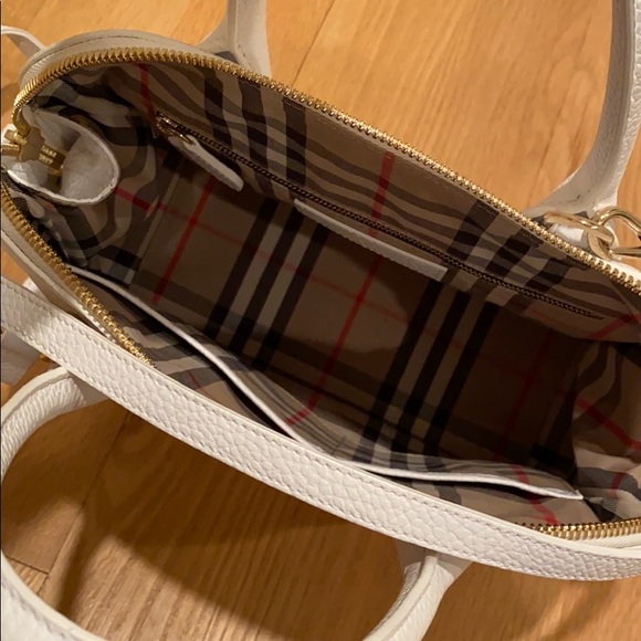 Burberry fashion crossbody bag - Picture 2 of 3